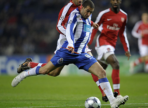El F.C. Porto ganó el duelo de los punteros y quedo en la primera posición 