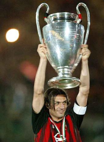 capitan_milan_paolo_maldini Uno de los mejores defensores de toda la historia del Fútbol dijo basta a los 40 años de edad